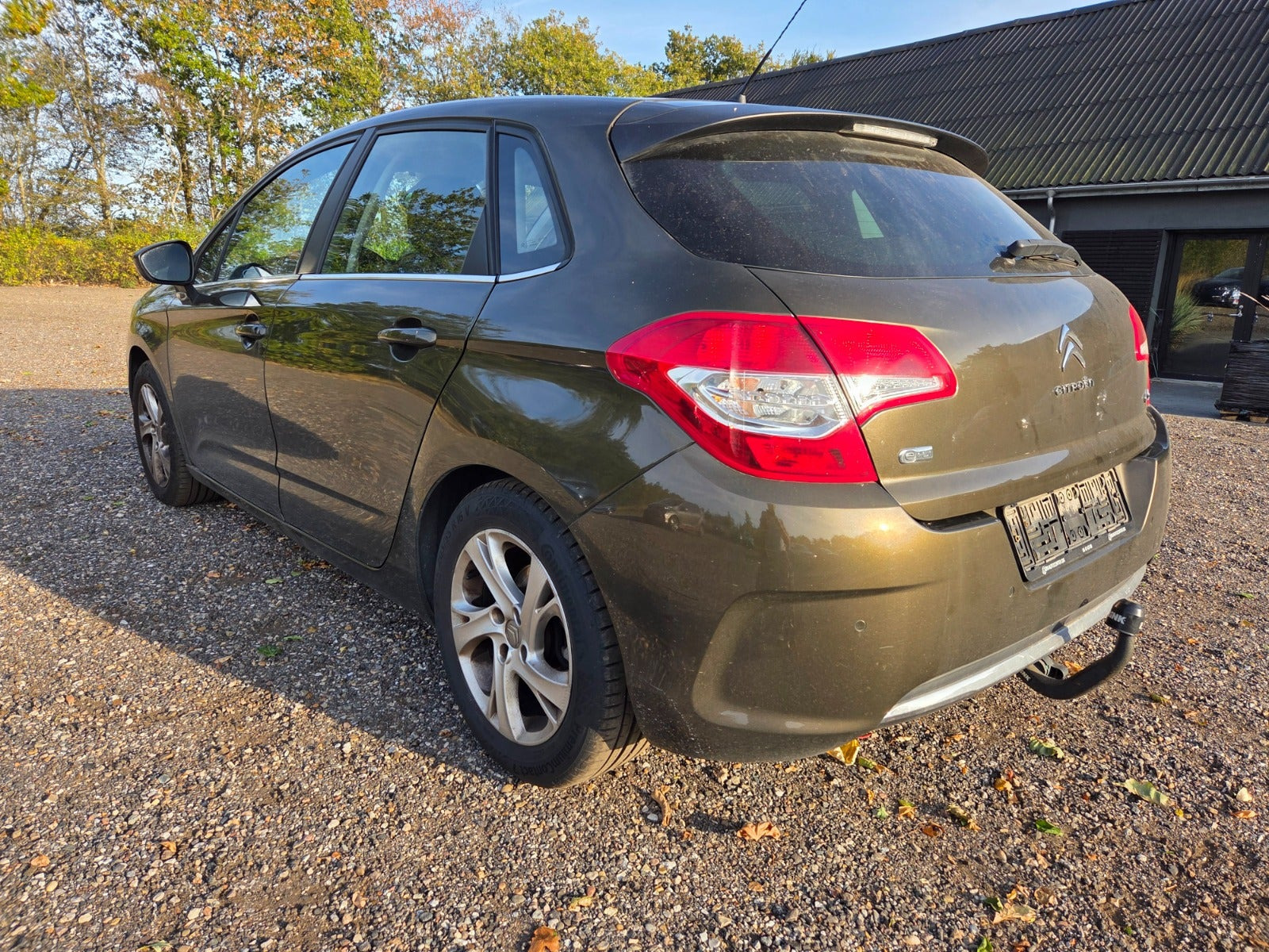 Brun Citroën C4 fra 2014