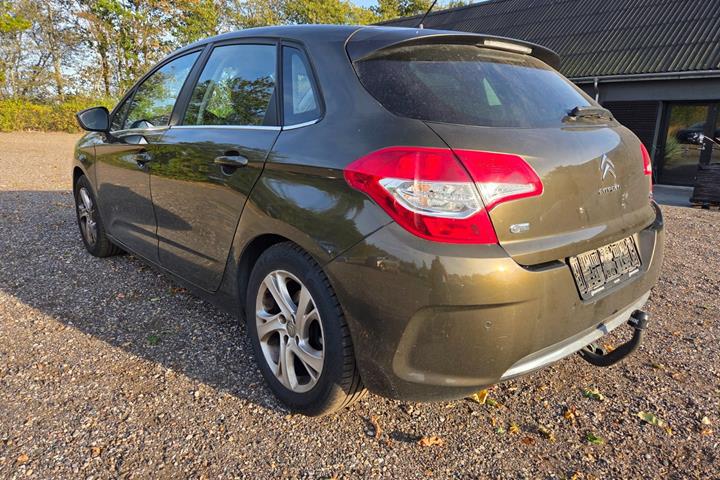Brun Citroën C4 fra 2014