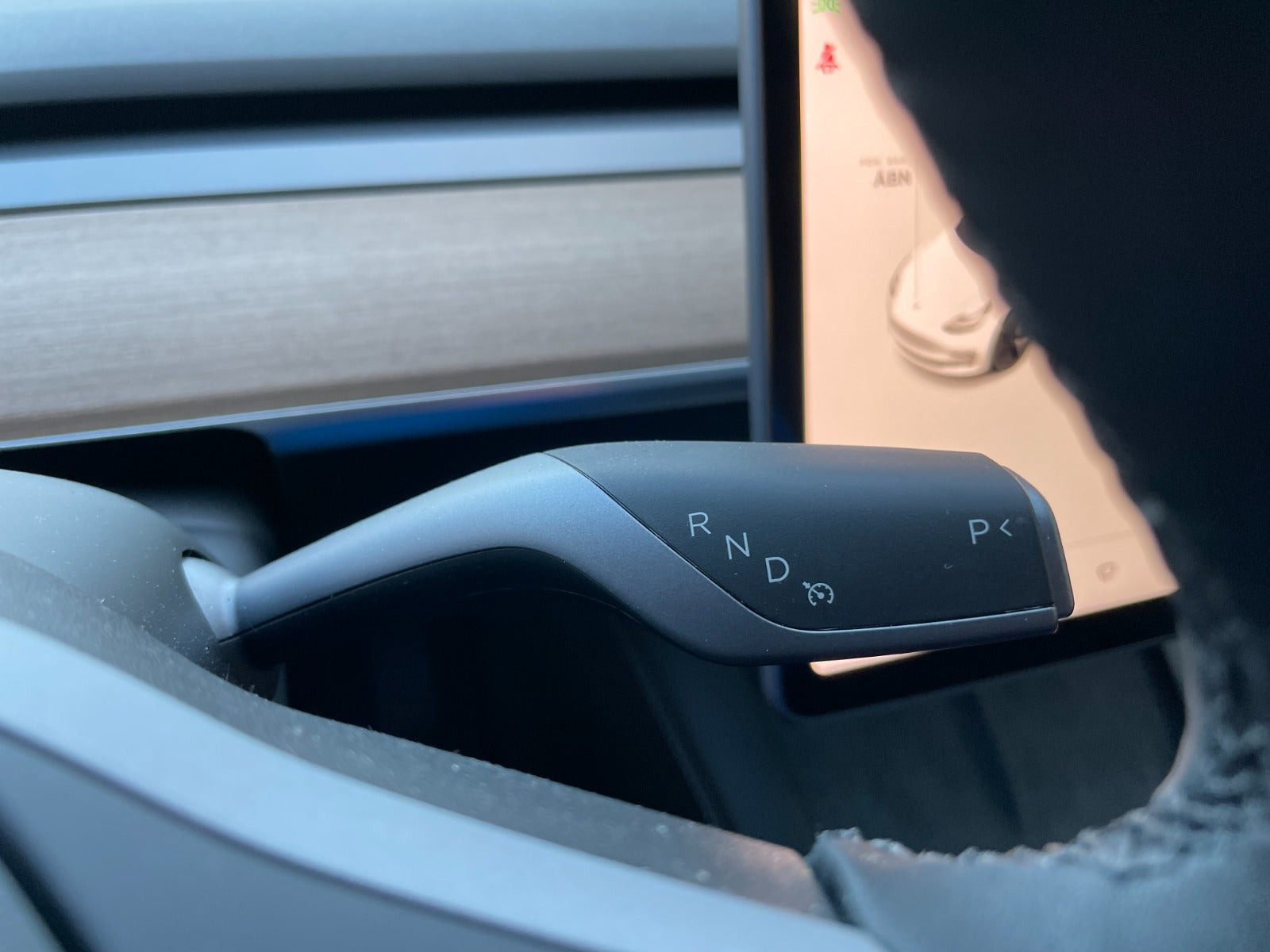 Hvid Tesla Model 3 fra 2023
