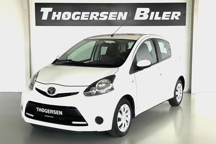 Hvid Toyota Aygo fra 2012