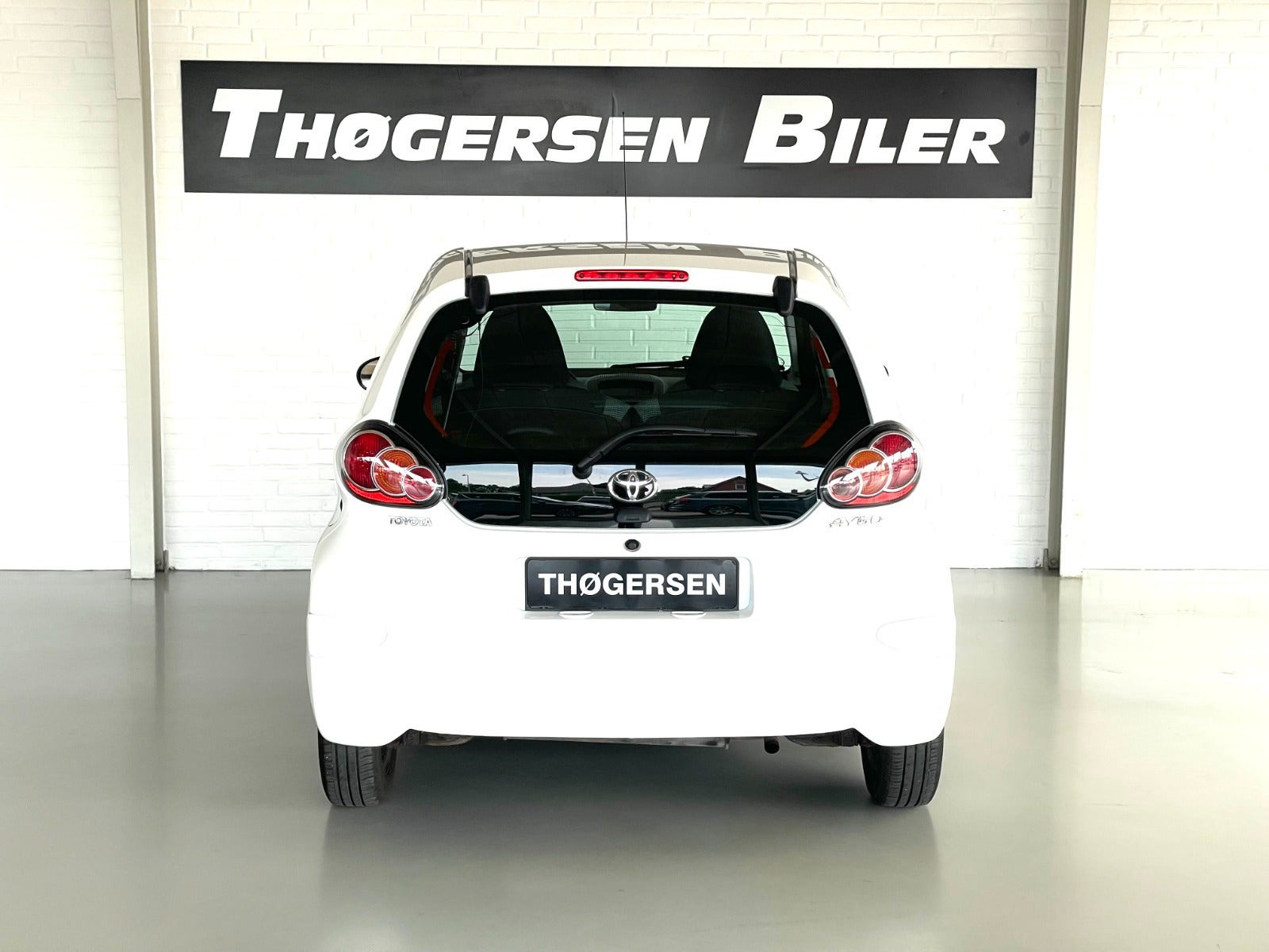 Hvid Toyota Aygo fra 2012