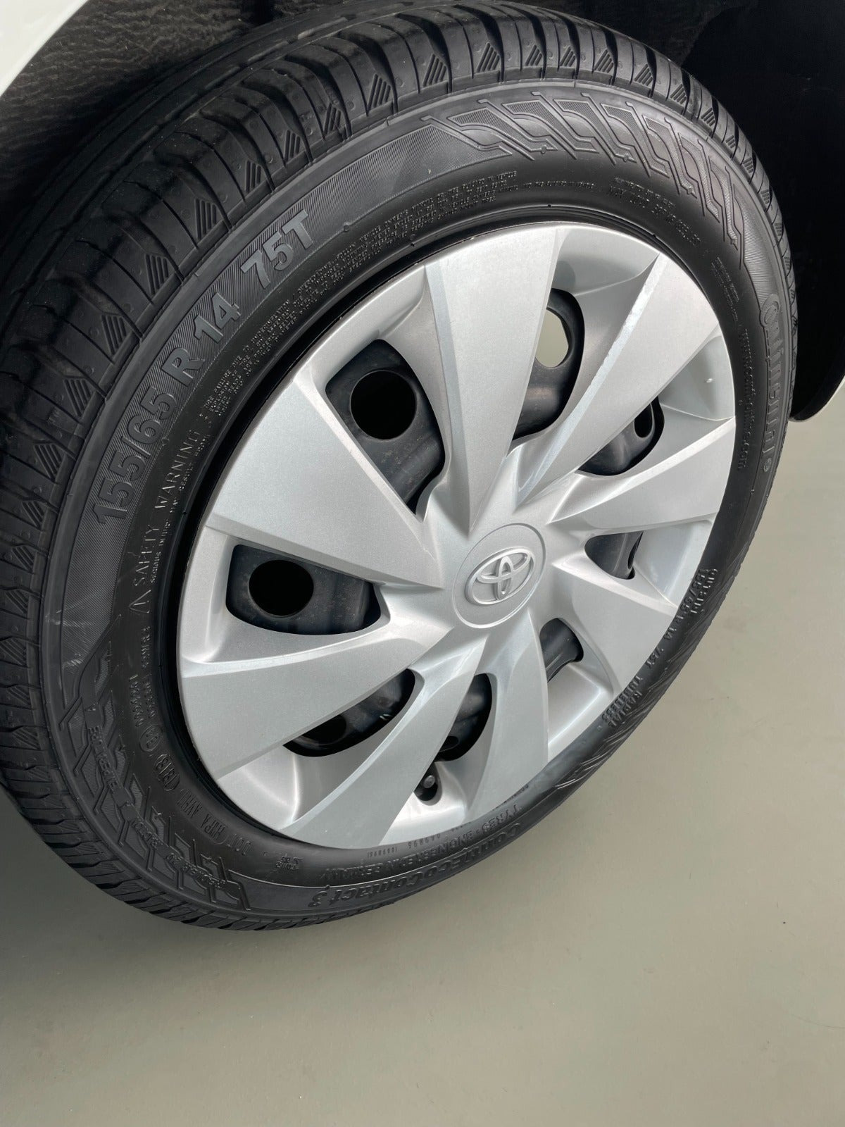 Hvid Toyota Aygo fra 2012