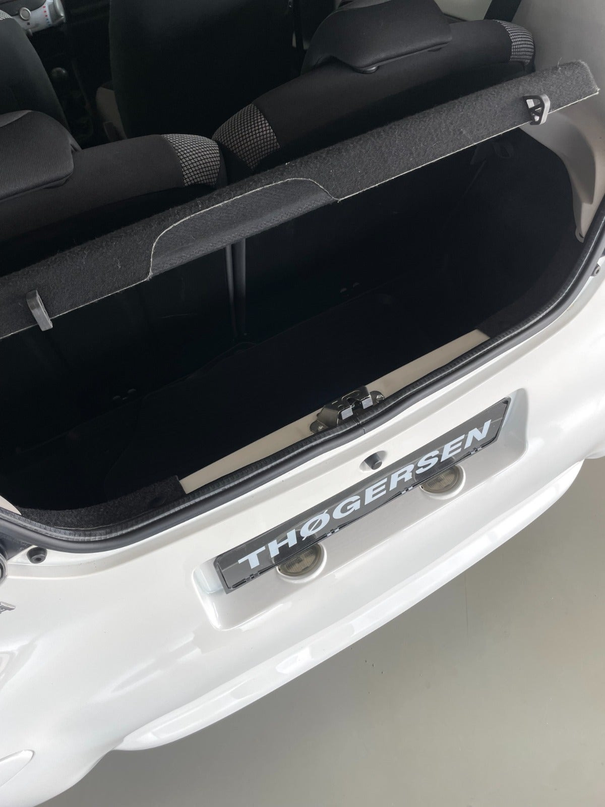 Hvid Toyota Aygo fra 2012