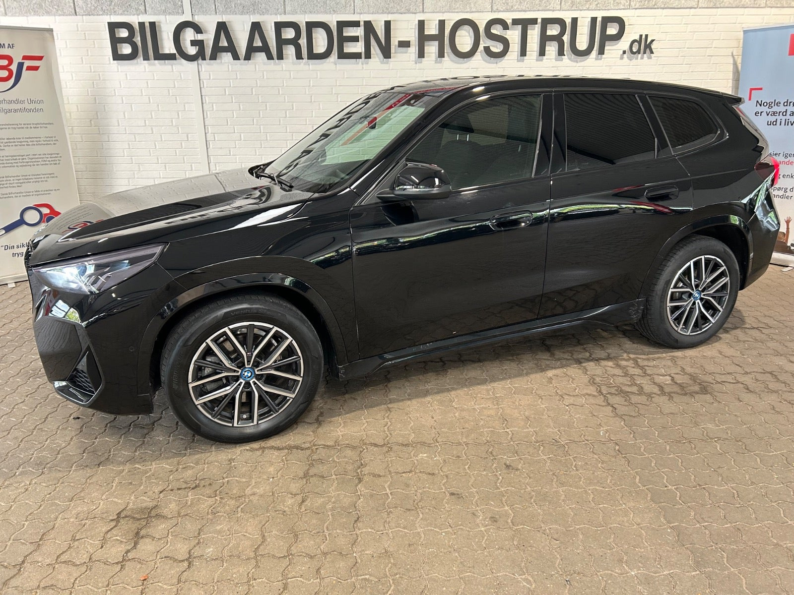 Sort BMW iX1 fra 2024