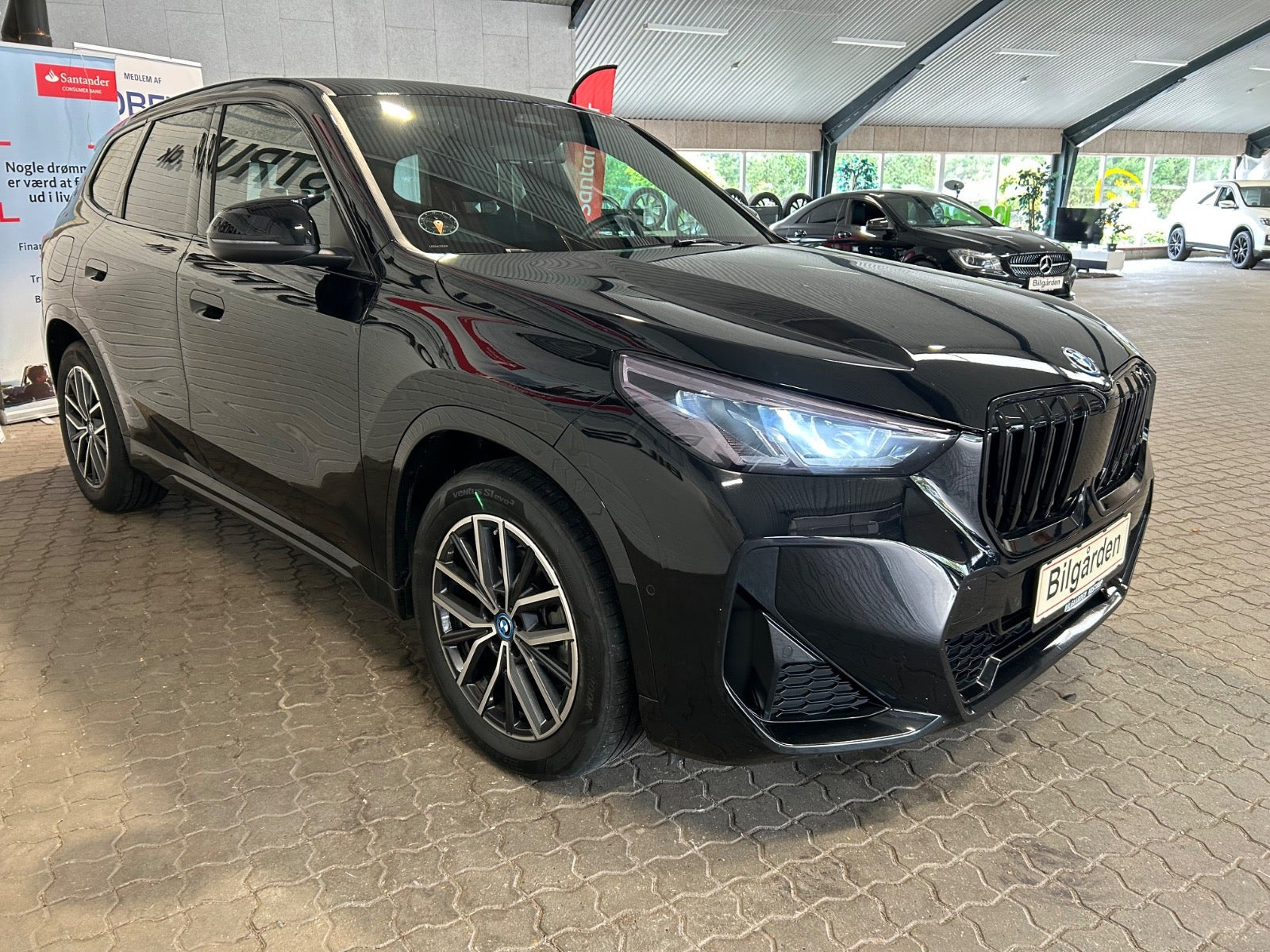 Sort BMW iX1 fra 2024