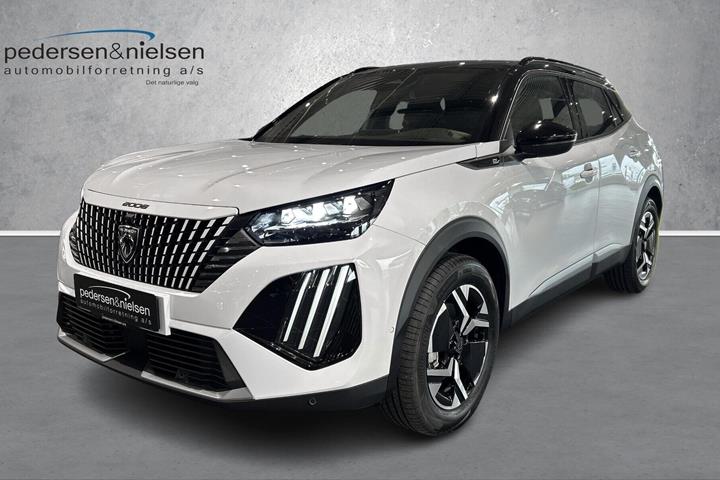 Hvid Peugeot e-2008 fra 2026 set udefra