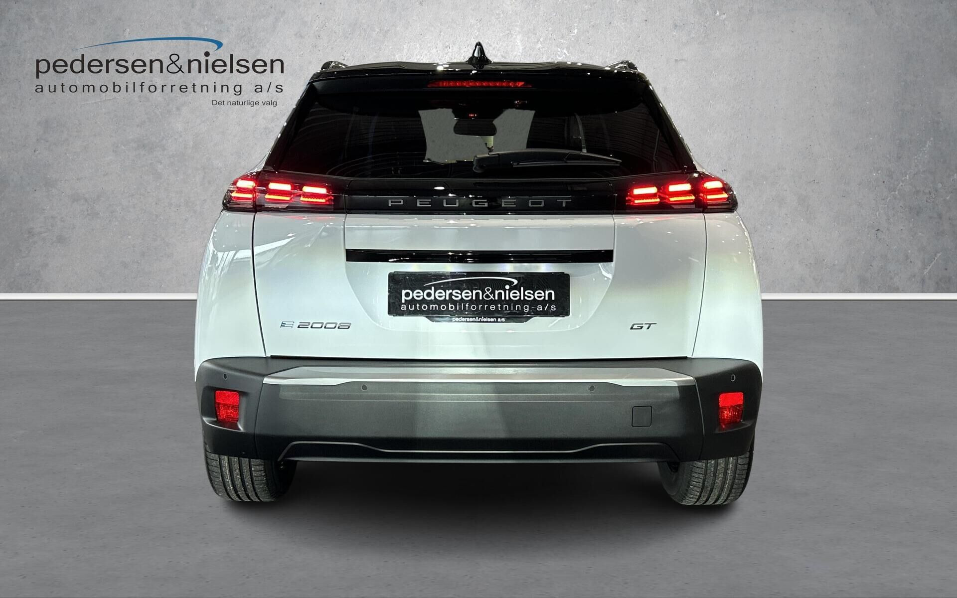Hvid Peugeot e-2008 fra 2026