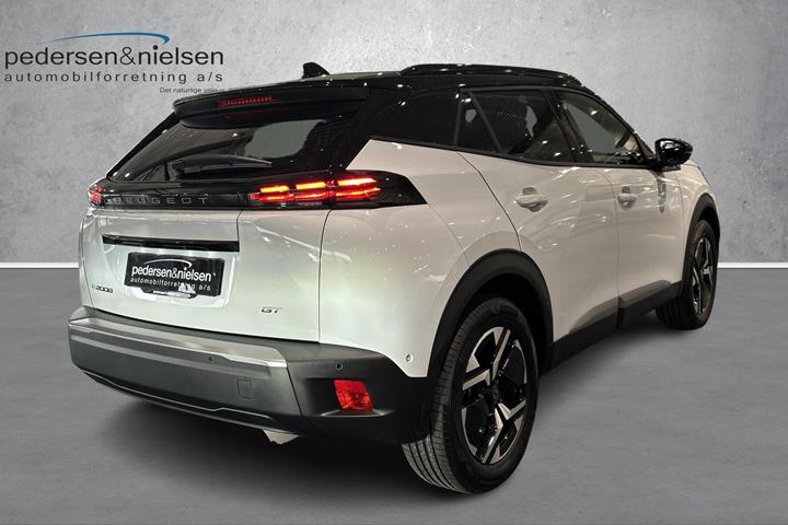 Hvid Peugeot e-2008 fra 2026
