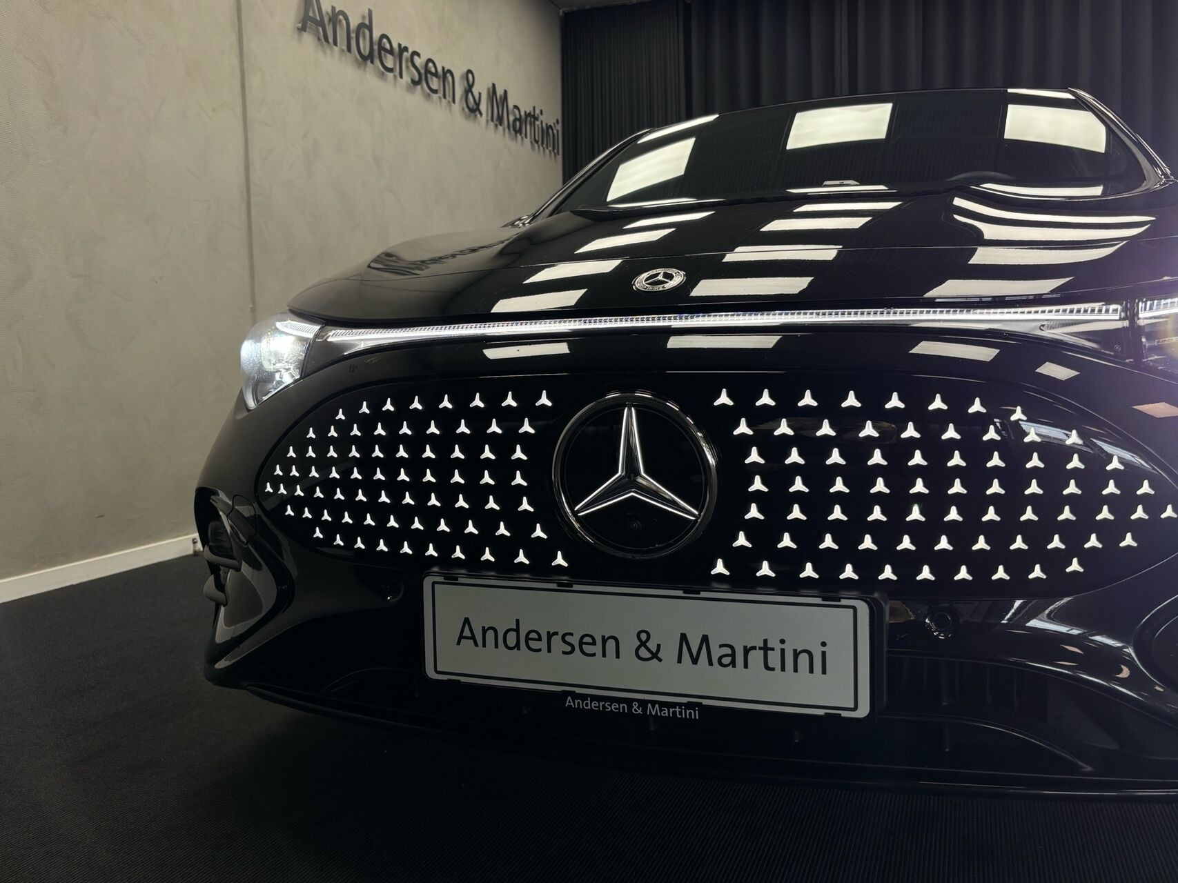Sort Mercedes CLA250+ fra 2025