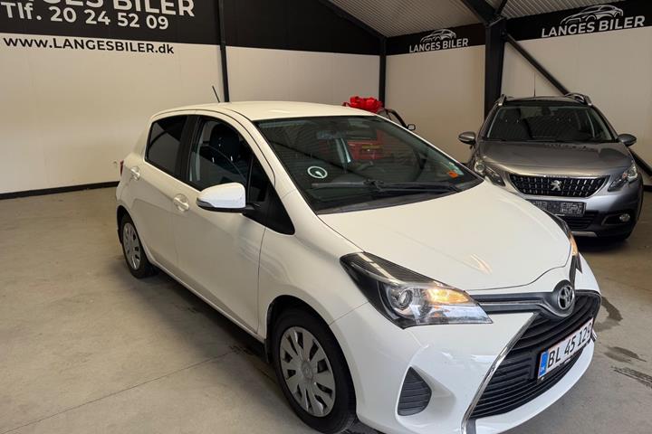 Hvid Toyota Yaris fra 2017