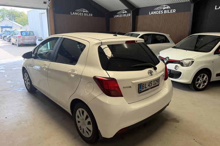 Hvid Toyota Yaris fra 2017