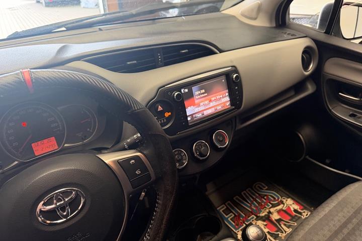 Hvid Toyota Yaris fra 2017
