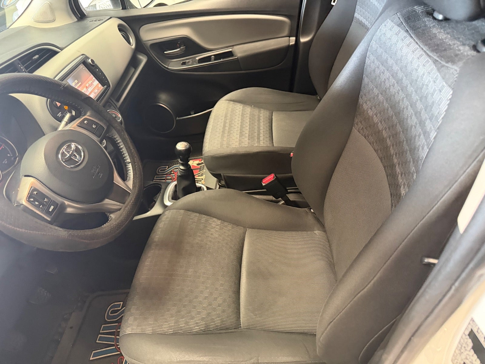 Hvid Toyota Yaris fra 2017