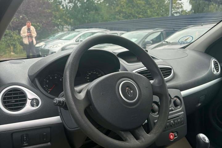 Sort Renault Clio III fra 2012