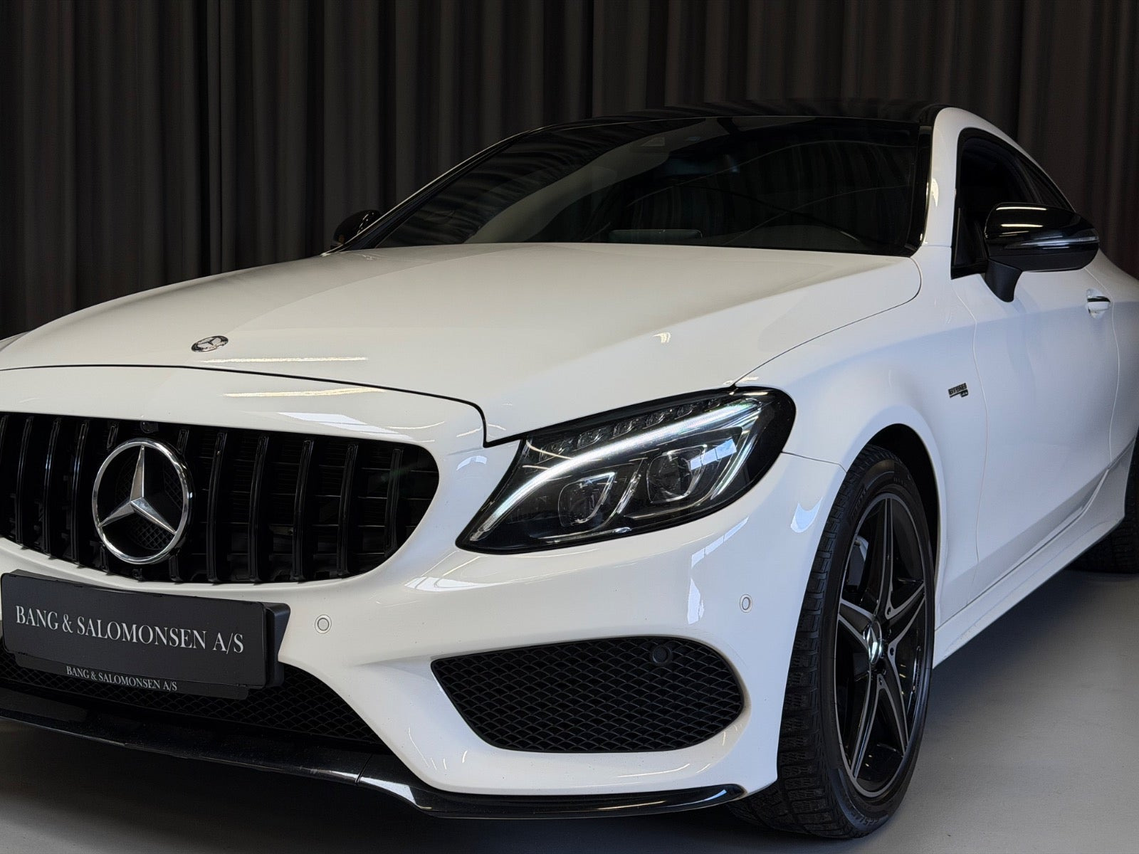 Hvid Mercedes C43 fra 2017