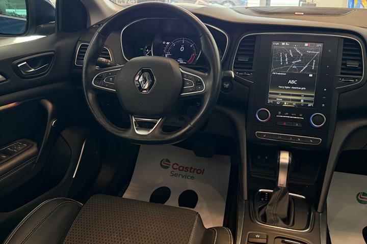 Blå Renault Megane IV fra 2018