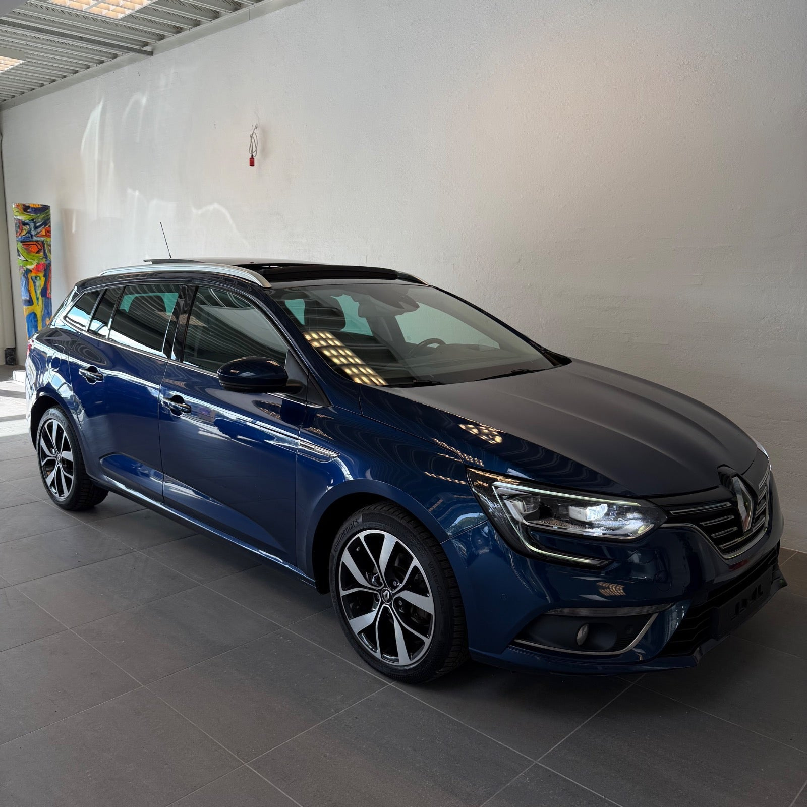 Blå Renault Megane IV fra 2018