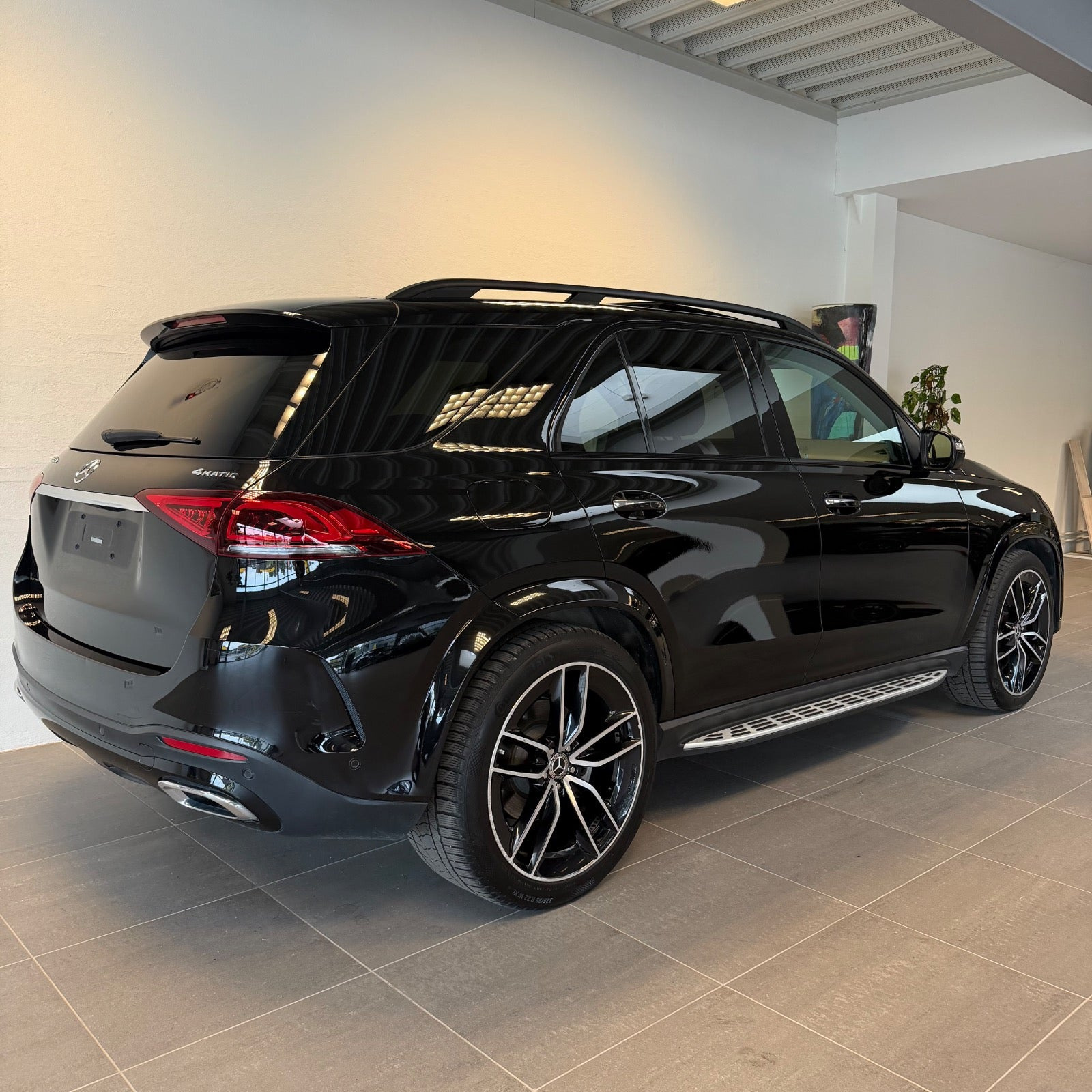 Sort Mercedes GLE350 de fra 2022