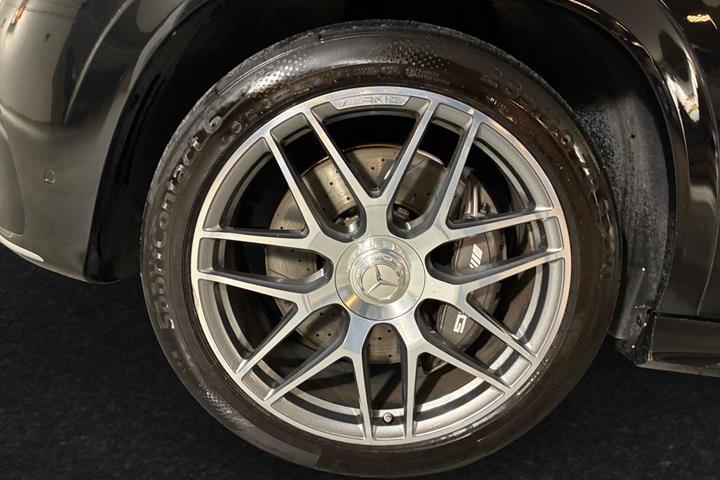Sort Mercedes GLE53 fra 2025