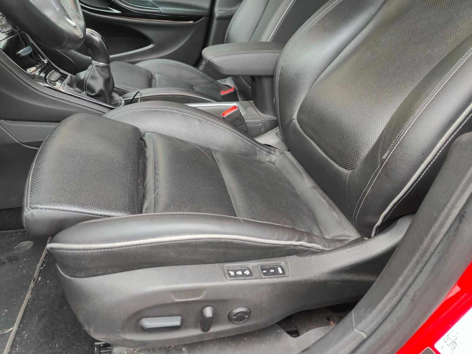 Rød Opel Astra fra 2016