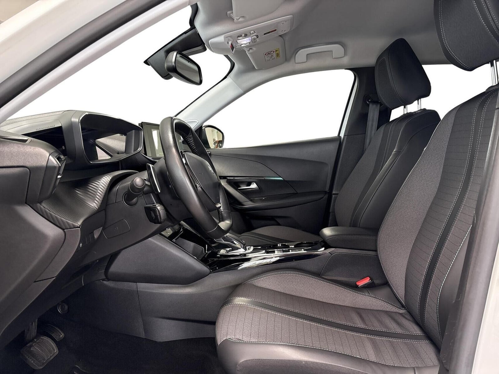 Hvid Peugeot 2008 fra 2022
