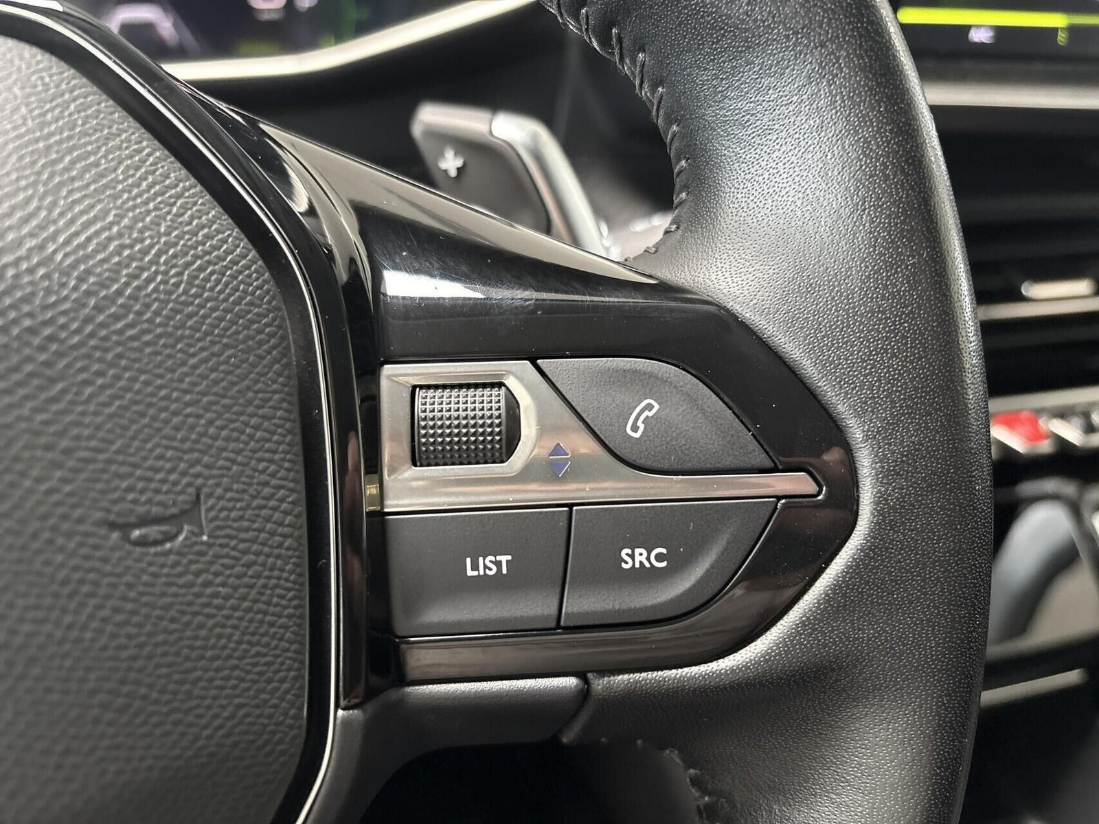 Hvid Peugeot 2008 fra 2022