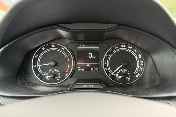 Sølv Skoda Kamiq fra 2020