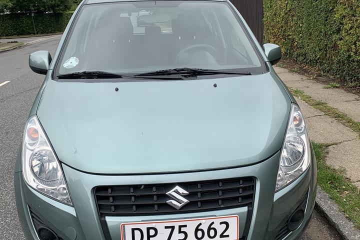 Grøn Suzuki Splash fra 2013