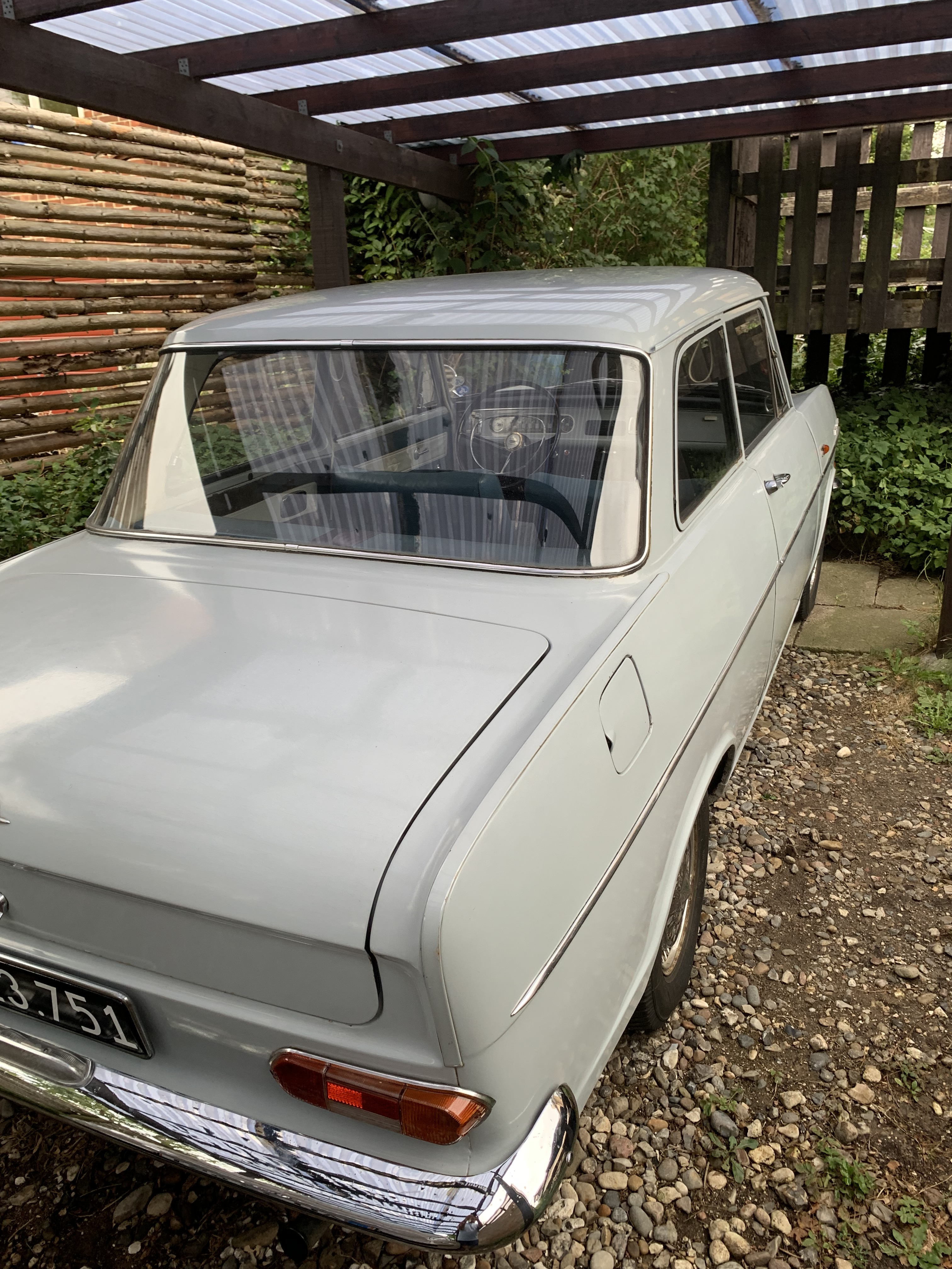 Blå Opel Kadett fra 1964