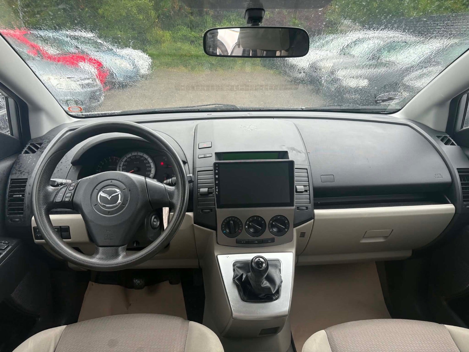 Grå Mazda 5 fra 2007