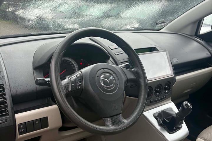 Grå Mazda 5 fra 2007