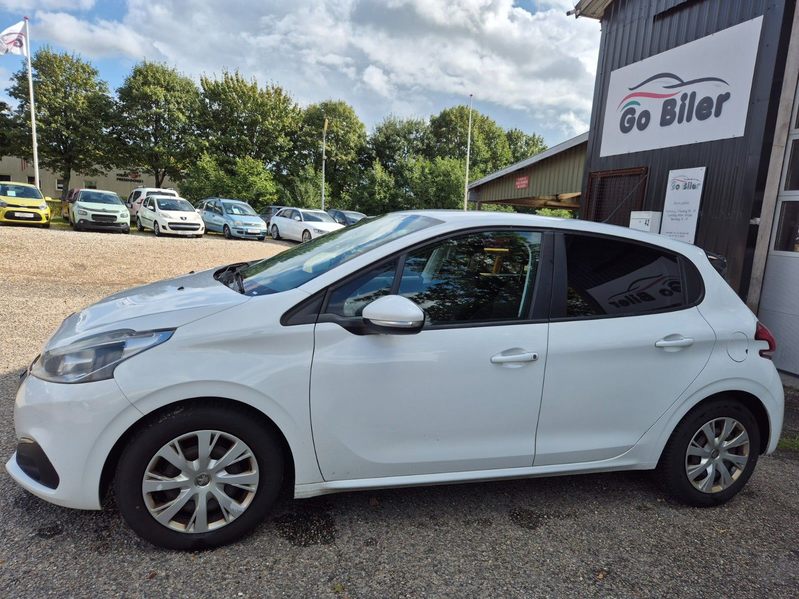 Grøn Peugeot 208 fra 2015