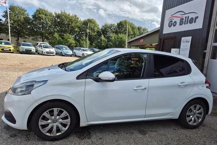 Grøn Peugeot 208 fra 2015