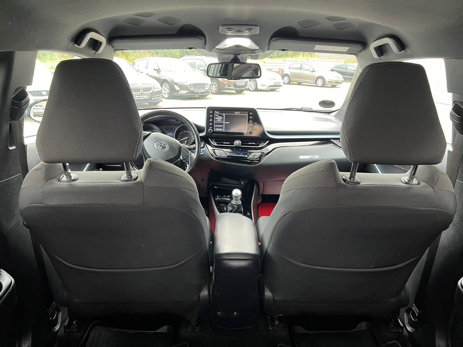 Grå Toyota C-HR fra 2020