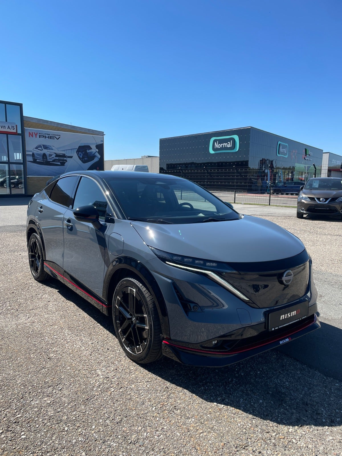Grå Nissan Ariya fra 2026