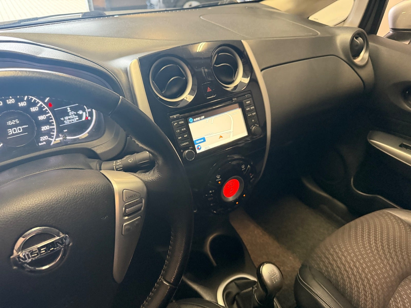 Sølv Nissan Note fra 2013