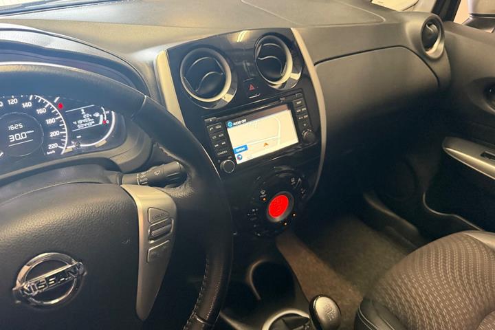 Sølv Nissan Note fra 2013
