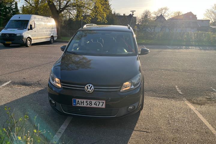 Sort VW Touran fra 2010