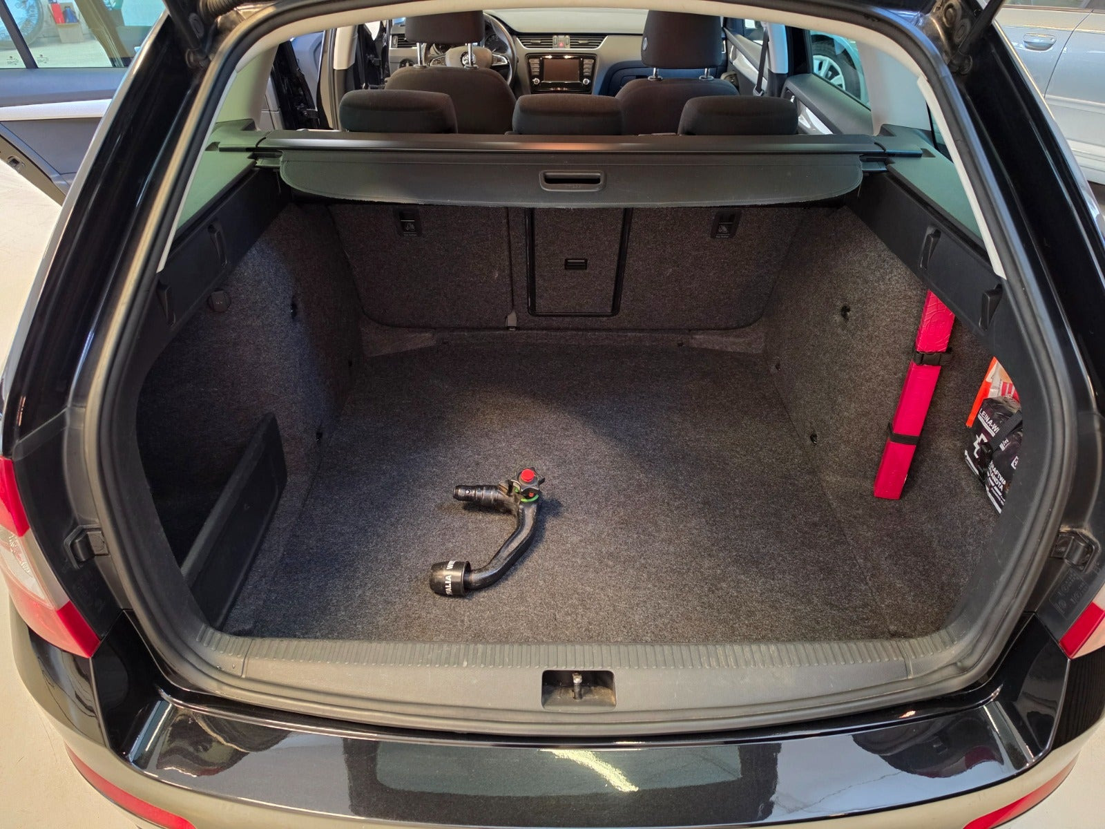 Sort Skoda Octavia fra 2016