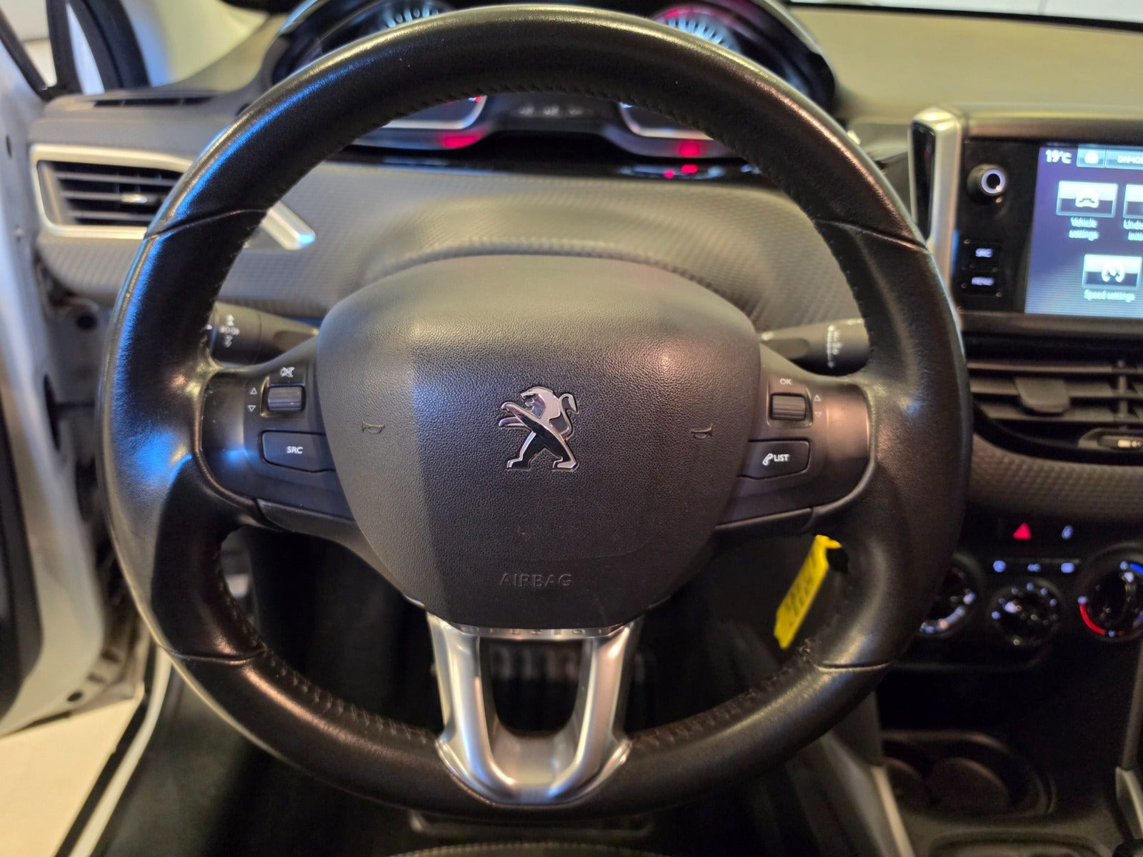 Hvid Peugeot 2008 fra 2016