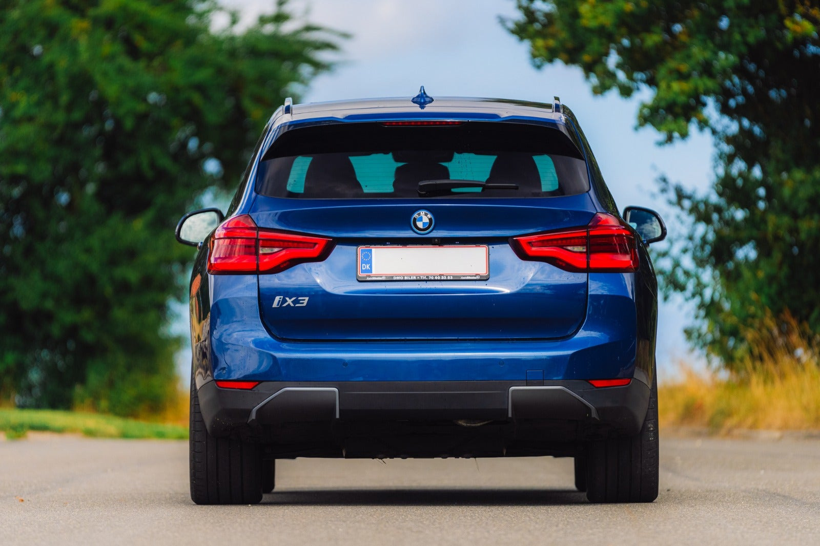 Blå BMW iX3 fra 2021