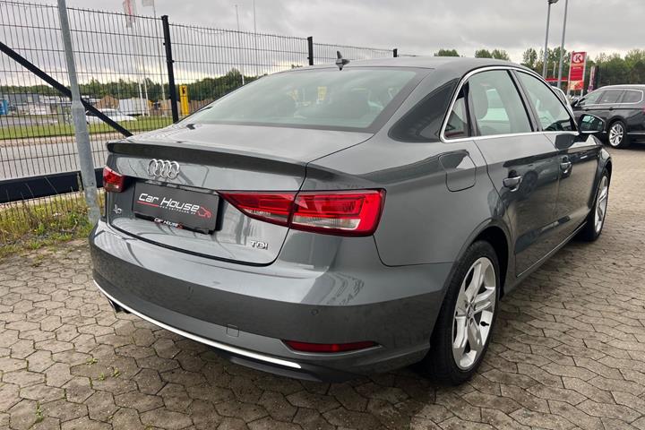 Grå Audi A3 fra 2018