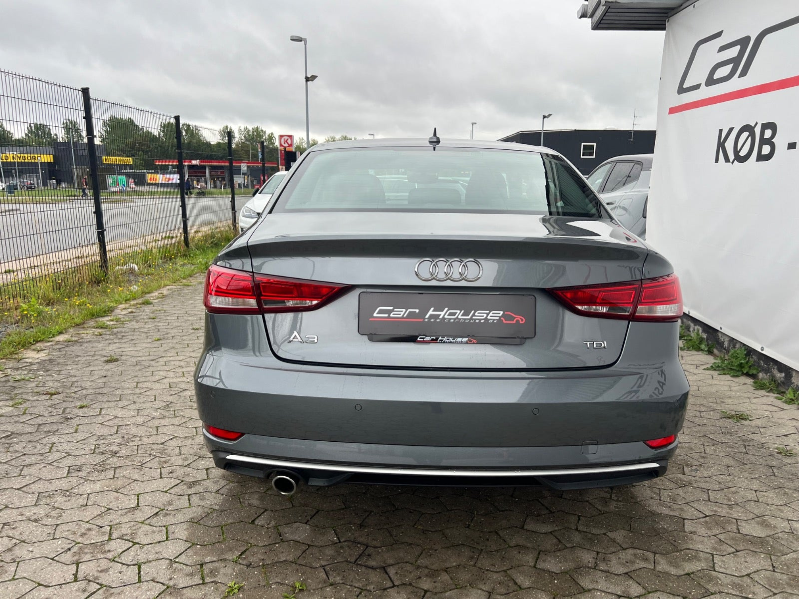 Grå Audi A3 fra 2018
