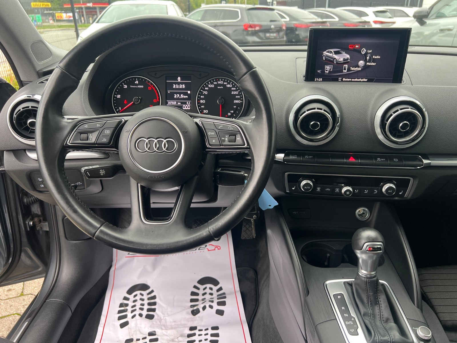 Grå Audi A3 fra 2018