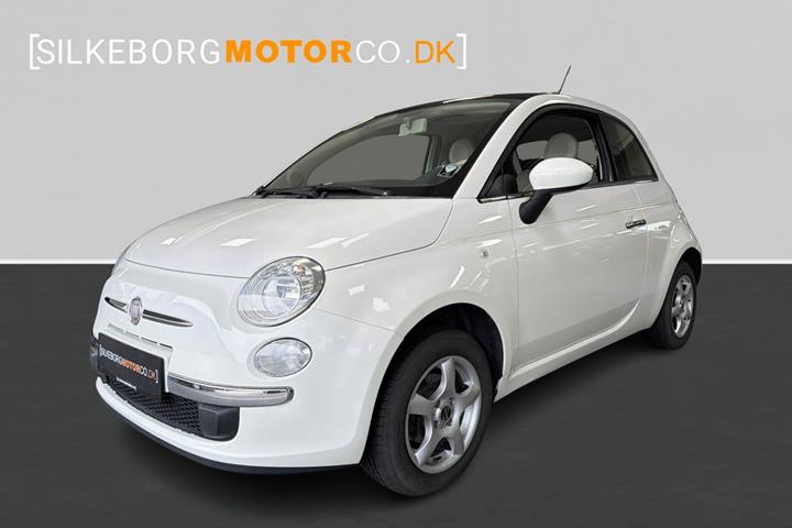 Hvid Fiat 500 fra 2009 set udefra