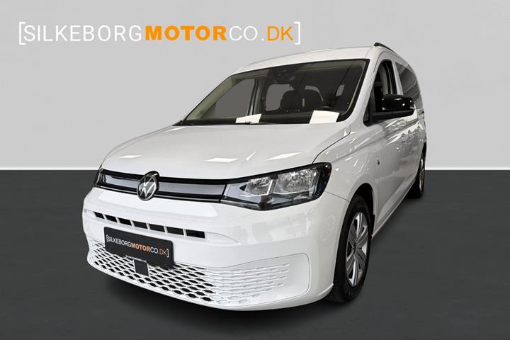 Hvid VW Caddy Maxi fra 2023 set udefra