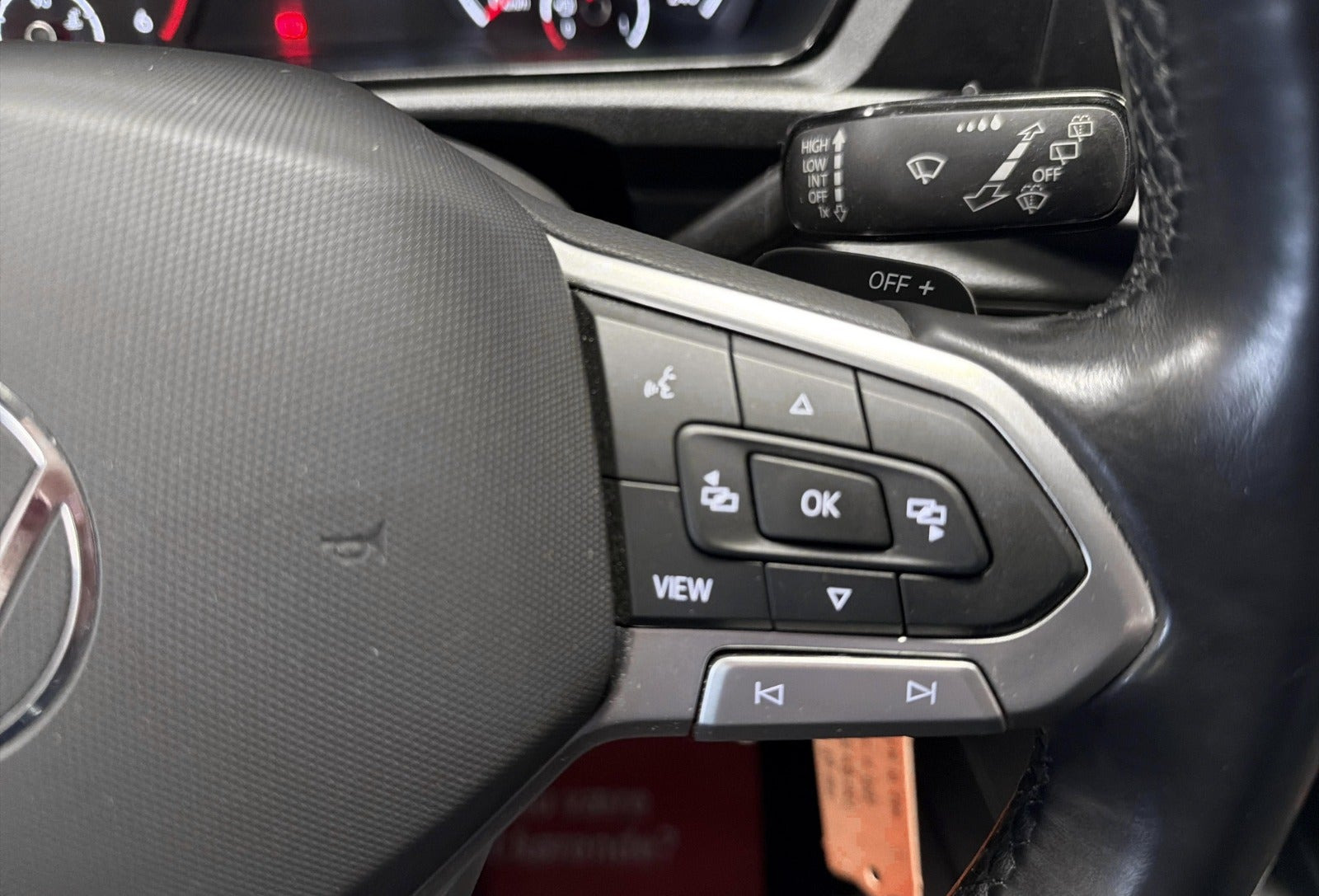 Hvid VW Caddy Maxi fra 2023