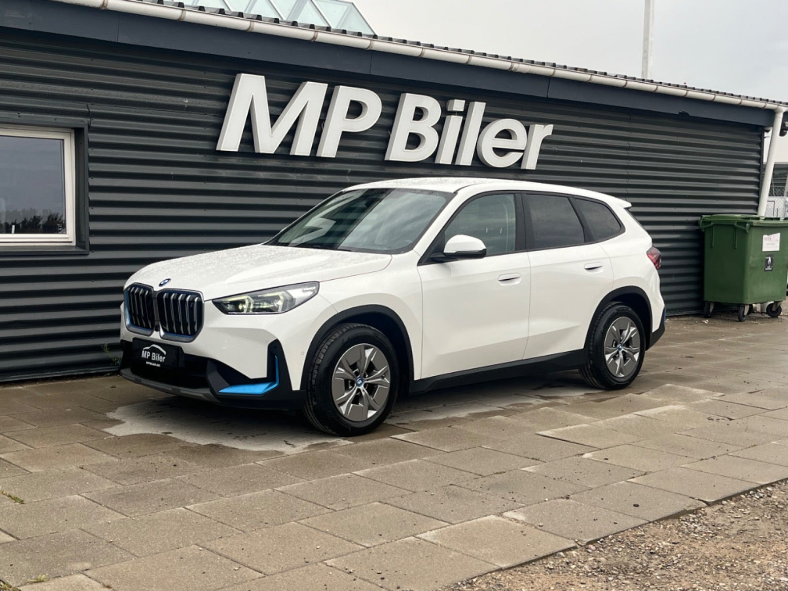 Hvid BMW iX1 fra 2023