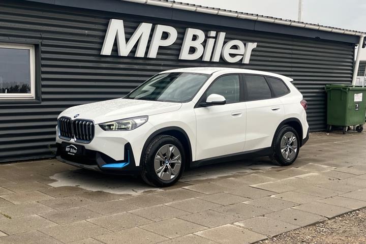 Hvid BMW iX1 fra 2023