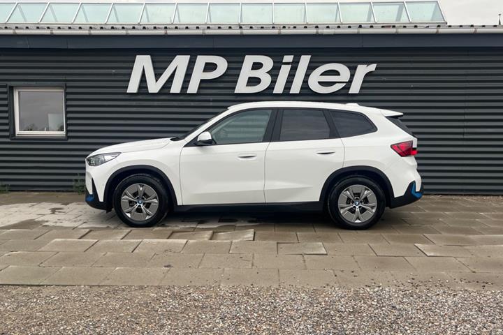 Hvid BMW iX1 fra 2023